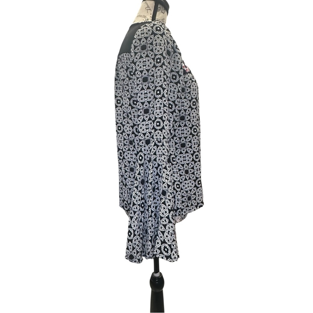 Takara Boho Embroidered Top Bell Sleeves - Picture 5 of 10